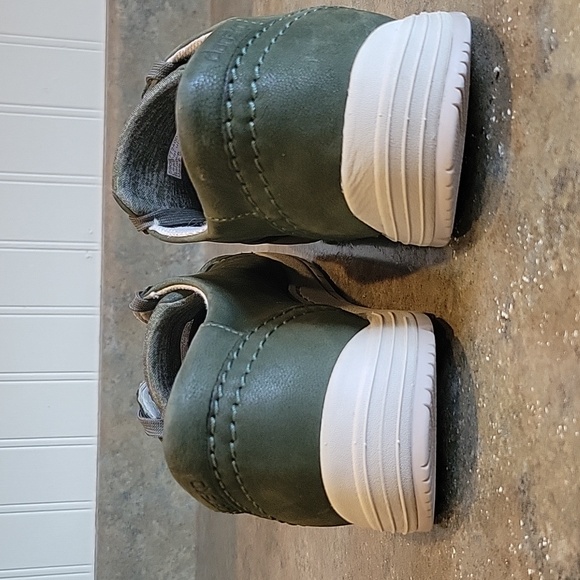 GUC Wms Dansko Green Leather Sneakers Size 39 - Picture 4 of 8